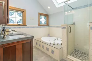 184 Circle Dr, Manhasset, NY 11030 - Photo 17