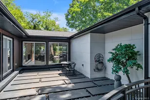 3 Horseshoe Ln, Great Neck, NY 11020 - Photo 7