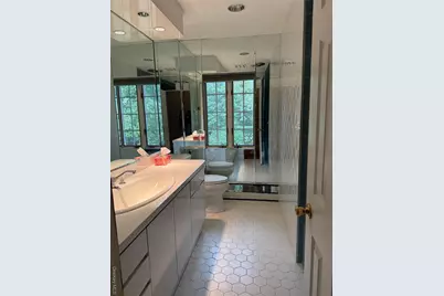 30 Dogwood Road #PVT HOUSE, Albertson, NY 11507 - Photo 11