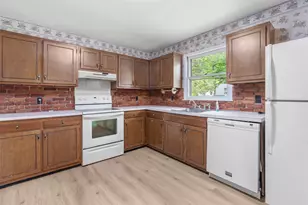 387 Freedom Rd, Pleasant Valley, NY 12569 - Photo 11