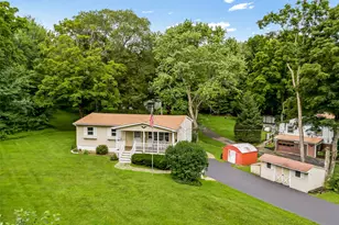 387 Freedom Rd, Pleasant Valley, NY 12569 - Photo 3