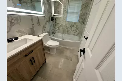 1070 Spur Drive S, Islip, NY 11706 - Photo 21