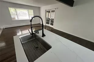 1070 Spur Dr S, Islip, NY 11706 - Photo 11