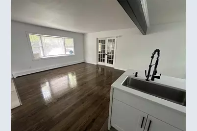 1070 Spur Drive S, Islip, NY 11706 - Photo 17