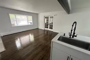 1070 Spur Dr S, Islip, NY 11706 - Photo 17