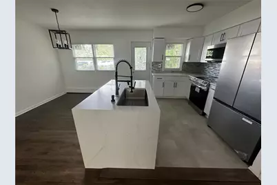 1070 Spur Drive S, Islip, NY 11706 - Photo 9