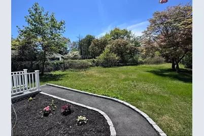 1070 Spur Drive S, Islip, NY 11706 - Photo 3