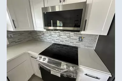 1070 Spur Drive S, Islip, NY 11706 - Photo 15