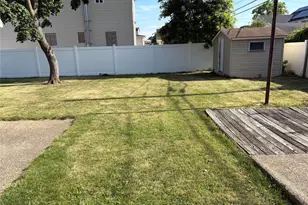 243 Biltmore Ave, Elmont, NY 11003 - Photo 15