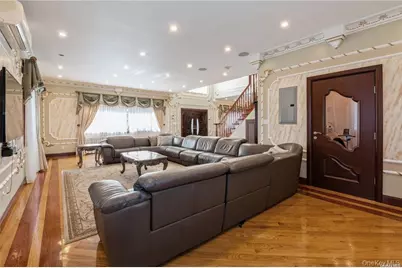 166-21 Goethals Avenue, Jamaica, NY 11432 - Photo 9