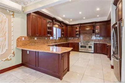 166-21 Goethals Avenue, Jamaica, NY 11432 - Photo 15