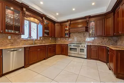 166-21 Goethals Avenue, Jamaica, NY 11432 - Photo 17