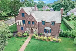 236 Stewart Ave, Garden City, NY 11530 - Photo 3