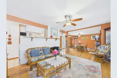 9 Pewter Lane, Hicksville, NY 11801 - Photo 5