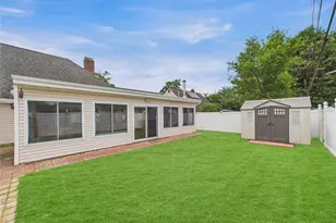 9 Pewter Ln, Hicksville, NY 11801 - Photo 17