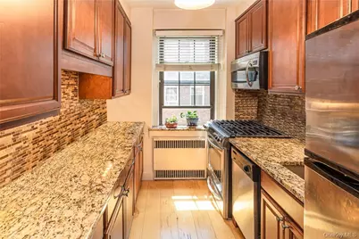 35 Parkview Avenue #5C, Bronxville, NY 10708 - Photo 5