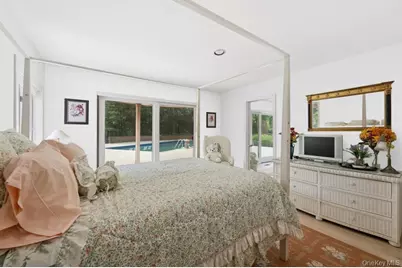 61 Hidden Cove Court, Southampton, NY 11968 - Photo 17