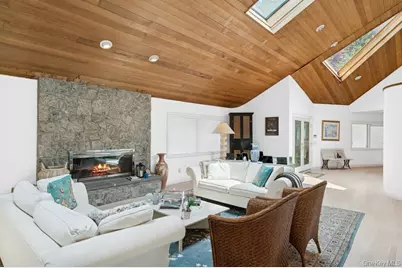 61 Hidden Cove Court, Southampton, NY 11968 - Photo 7