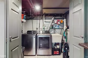 77-52 76th St, Glendale, NY 11385 - Photo 27