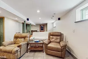 77-52 76th St, Glendale, NY 11385 - Photo 25