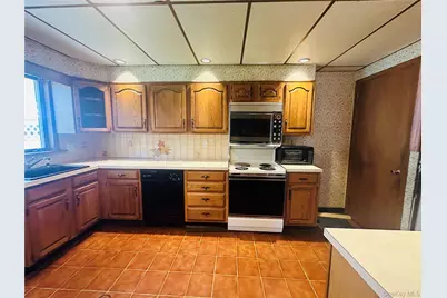 384 Hawthorne Avenue, Yonkers, NY 10705 - Photo 7