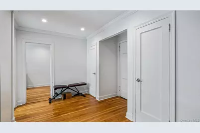 90 Knightsbridge Road #H 1, Great Neck, NY 11021 - Photo 9