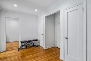 90 Knightsbridge Rd, Great Neck, NY 11021 - Photo 9