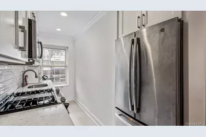 90 Knightsbridge Road #H 1, Great Neck, NY 11021 - Photo 19