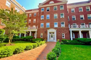 90 Knightsbridge Rd, Great Neck, NY 11021 - Photo 3