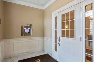 90 Knightsbridge Rd, Great Neck, NY 11021 - Photo 5