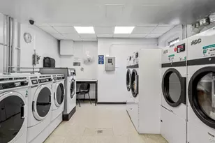 90 Knightsbridge Rd, Great Neck, NY 11021 - Photo 21