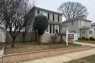 101 Harris Ave, Freeport, NY 11520 - Photo 3