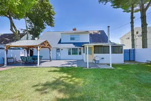 4 Wagon Ln, Levittown, NY 11756 - Photo 5