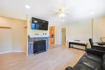 4 Wagon Lane, Levittown, NY 11756 - Photo 9