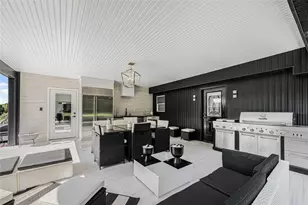 3 Fairview Ln, Glen Cove, NY 11542 - Photo 9