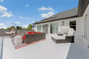 3 Fairview Ln, Glen Cove, NY 11542 - Photo 31