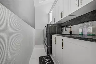 3 Fairview Ln, Glen Cove, NY 11542 - Photo 49