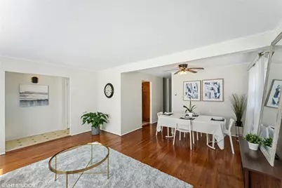 512 Nassau Boulevard, Williston Park, NY 11596 - Photo 3