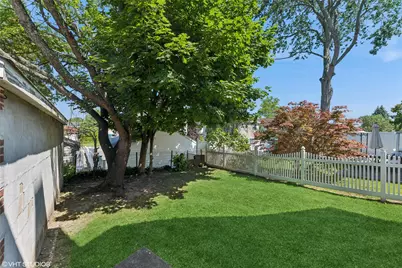 512 Nassau Boulevard, Williston Park, NY 11596 - Photo 17