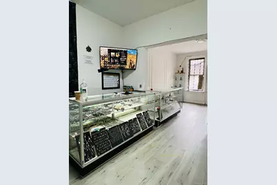 82-07 Roosevelt Avenue, Jackson Heights, NY 11372 - Photo 7