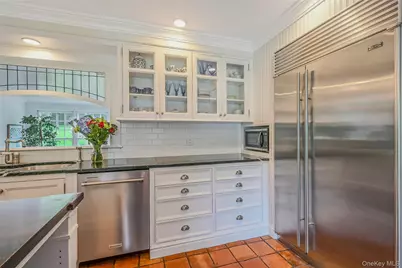 27 Van Wyck Lane, Lloyd Harbor, NY 11743 - Photo 15