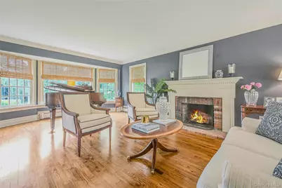 27 Van Wyck Lane, Lloyd Harbor, NY 11743 - Photo 9