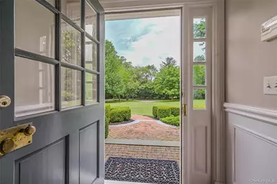 27 Van Wyck Lane, Lloyd Harbor, NY 11743 - Photo 5