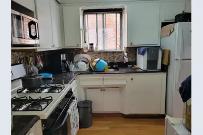 79-15 Kneeland Avenue, Elmhurst, NY 11373 - Photo 7