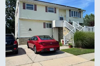 68 Knoll Street, Lindenhurst, NY 11757 - Photo 9