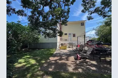 68 Knoll Street, Lindenhurst, NY 11757 - Photo 13