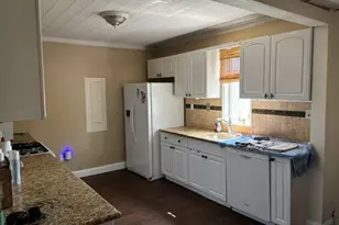 68 Knoll St, Lindenhurst, NY 11757 - Photo 7