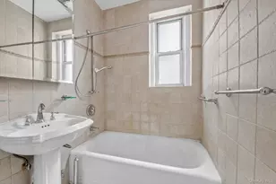 111-15 75th Ave, Forest Hills, NY 11375 - Photo 17