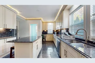 14 Hamilton Avenue, New Rochelle, NY 10801 - Photo 5