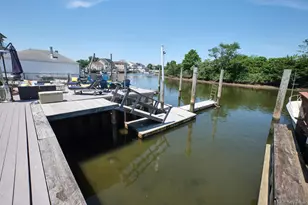 3609 Somerset Dr, Seaford, NY 11783 - Photo 31